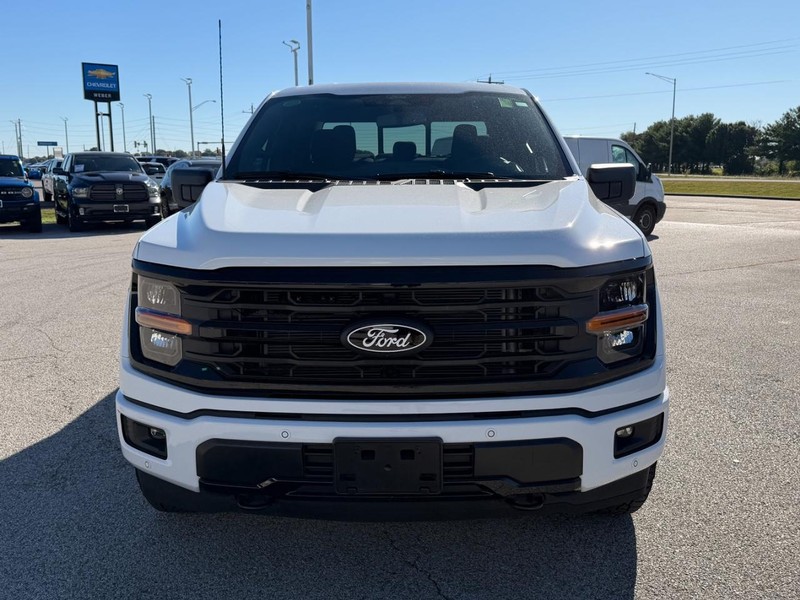 Ford F-150 Vehicle Full-screen Gallery Image 9