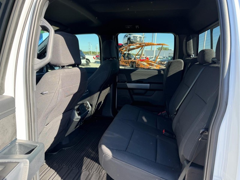 Ford F-150 Vehicle Full-screen Gallery Image 10