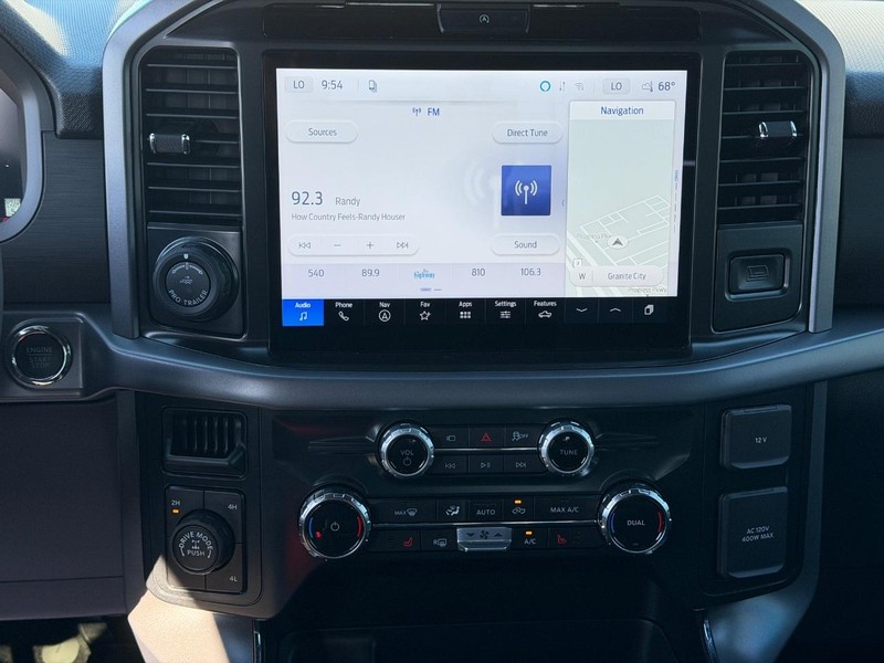 Ford F-150 Vehicle Full-screen Gallery Image 13