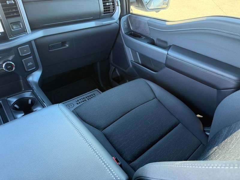 Ford F-150 Vehicle Full-screen Gallery Image 15