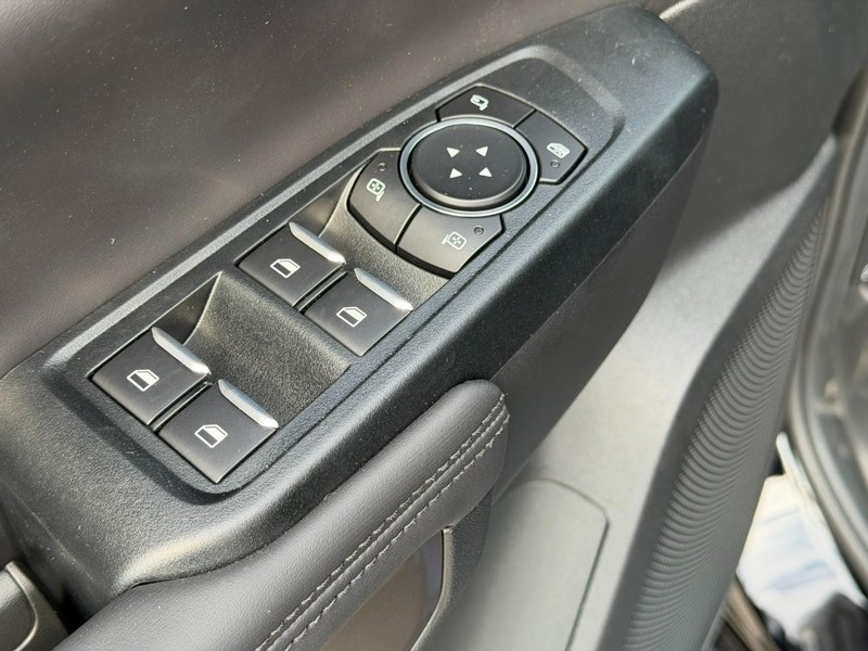 Ford Ranger Vehicle Full-screen Gallery Image 9