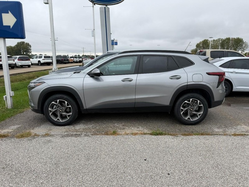 Chevrolet Trax Vehicle Full-screen Gallery Image 2