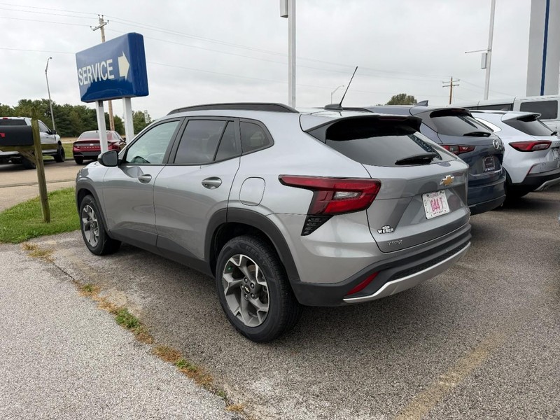 Chevrolet Trax Vehicle Full-screen Gallery Image 3