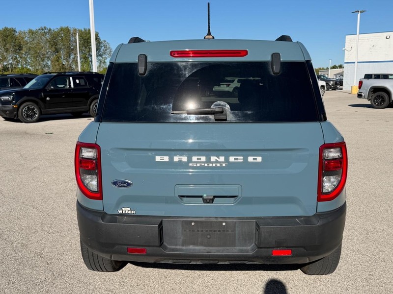 Ford Bronco Sport Vehicle Full-screen Gallery Image 4
