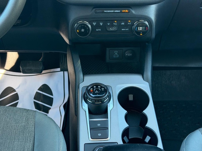 Ford Bronco Sport Vehicle Full-screen Gallery Image 14
