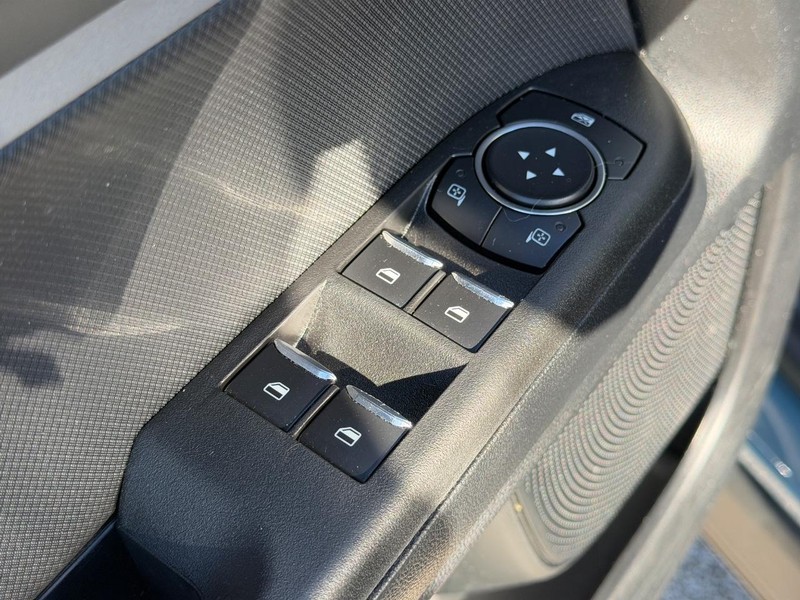 Ford Bronco Sport Vehicle Full-screen Gallery Image 16