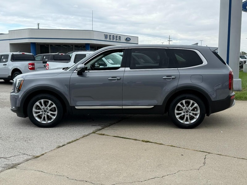 Kia Telluride Vehicle Full-screen Gallery Image 2