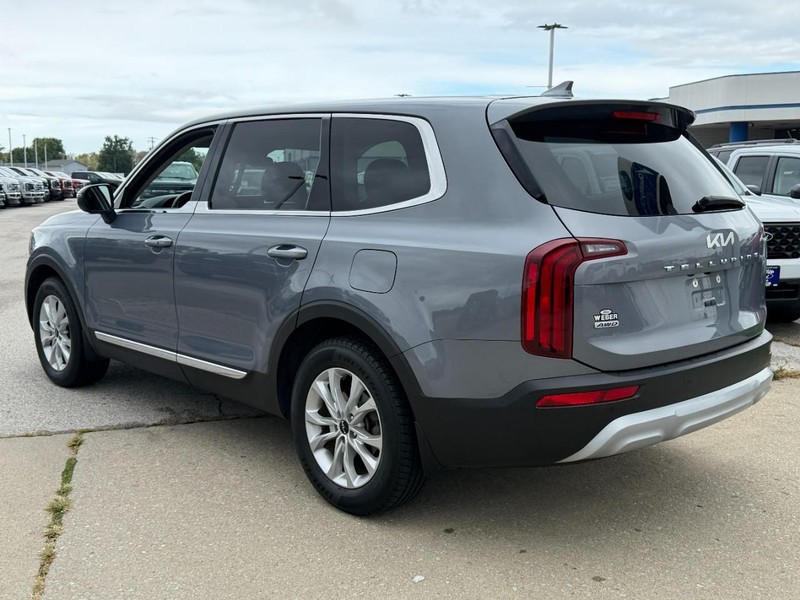 Kia Telluride Vehicle Full-screen Gallery Image 3
