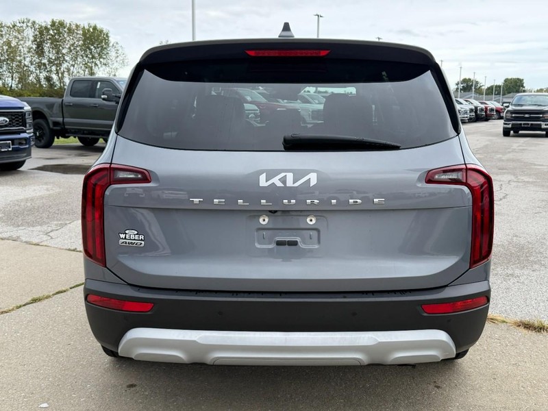 Kia Telluride Vehicle Full-screen Gallery Image 4