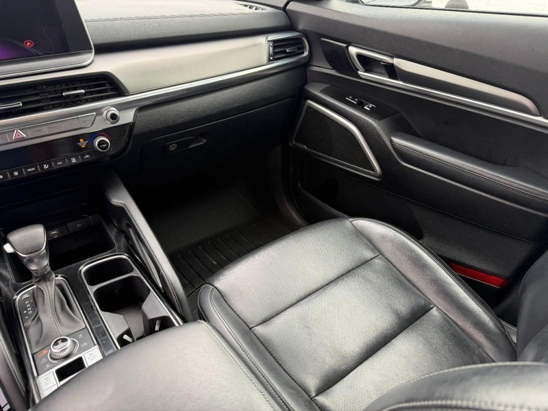 Kia Telluride Vehicle Full-screen Gallery Image 15