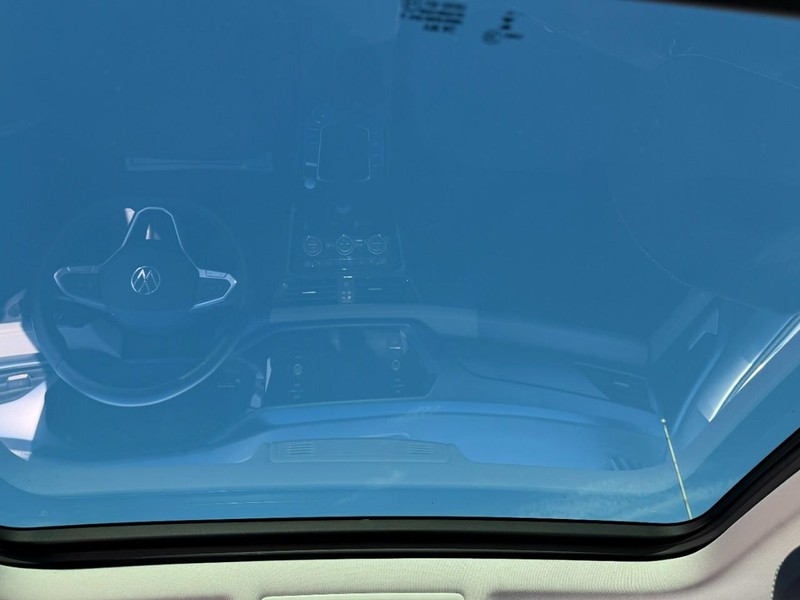 Volkswagen Taos Vehicle Full-screen Gallery Image 11