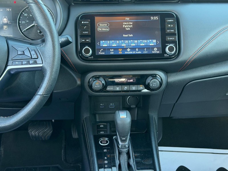 Nissan Kicks Vehicle Full-screen Gallery Image 14