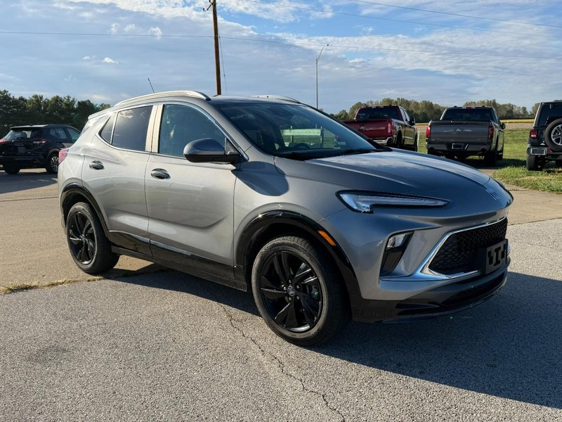 Buick Encore GX Vehicle Full-screen Gallery Image 8