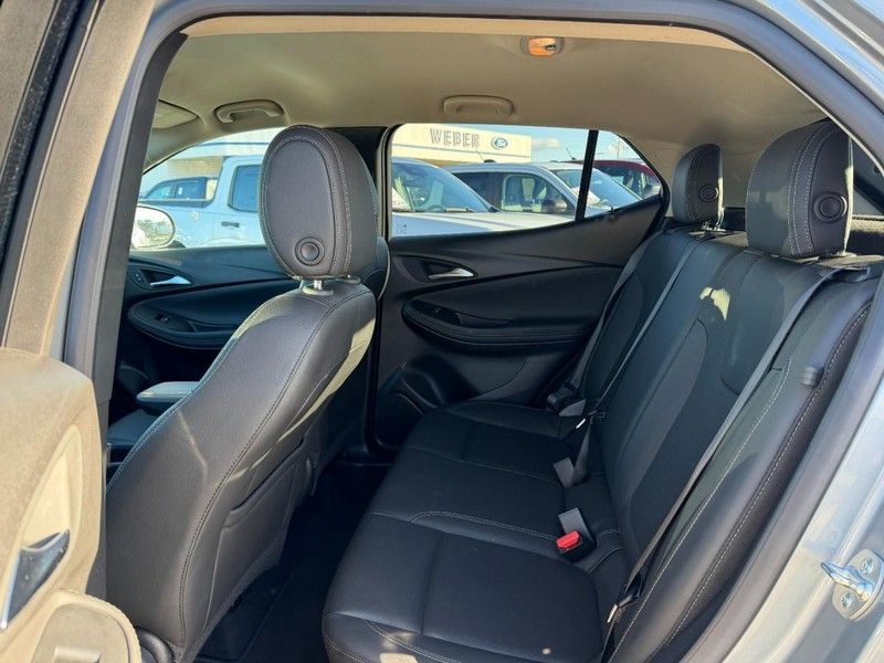 Buick Encore GX Vehicle Full-screen Gallery Image 10