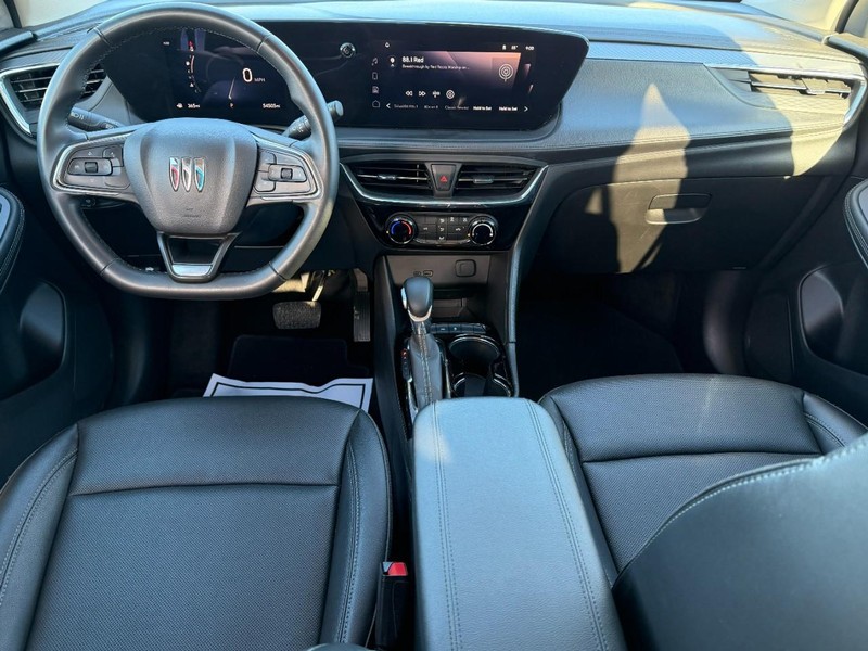 Buick Encore GX Vehicle Full-screen Gallery Image 11