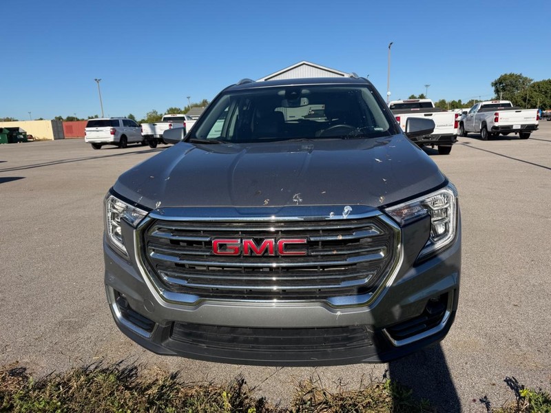 GMC Terrain Vehicle Full-screen Gallery Image 2