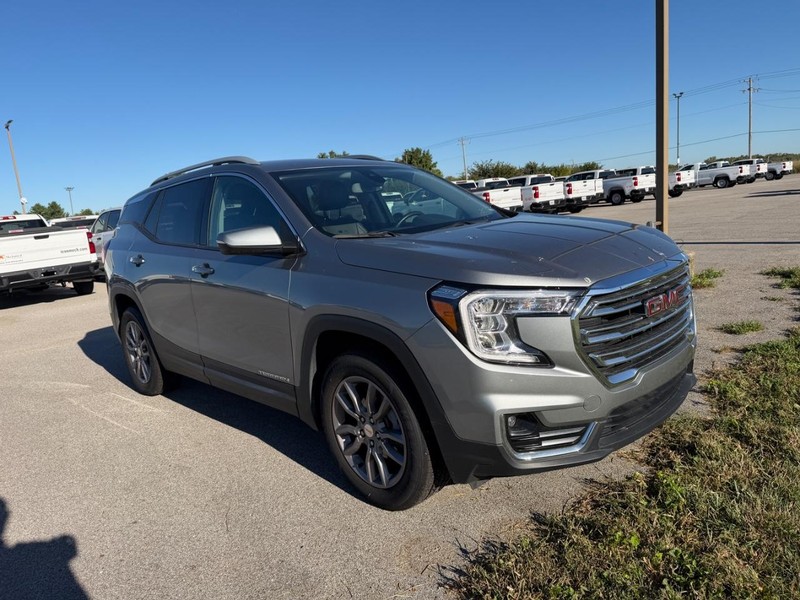 GMC Terrain Vehicle Full-screen Gallery Image 3