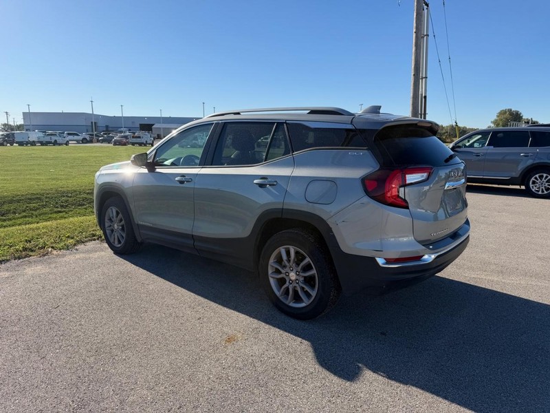 GMC Terrain Vehicle Full-screen Gallery Image 4