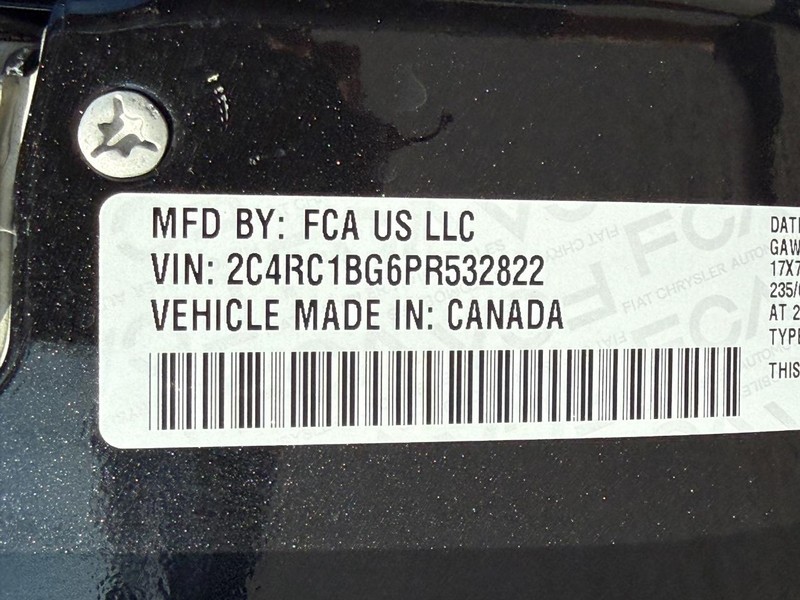 Chrysler Pacifica Vehicle Full-screen Gallery Image 27
