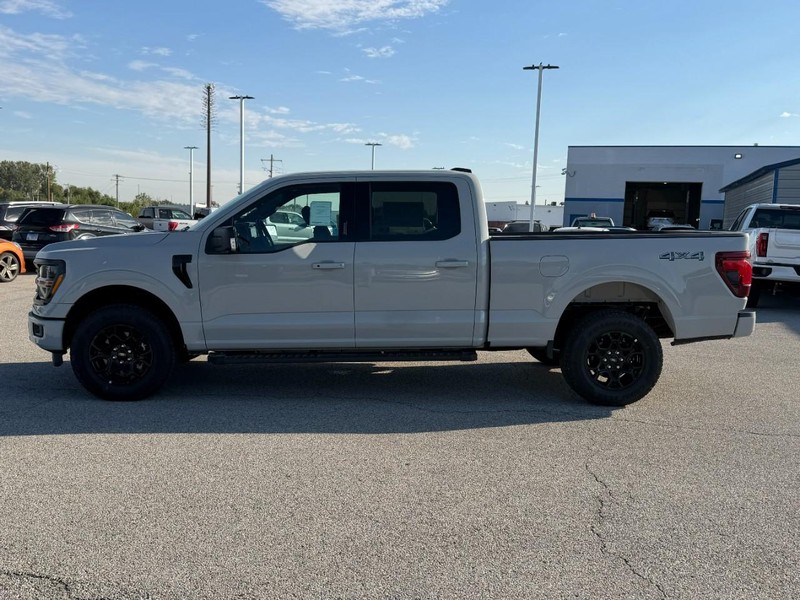 Ford F-150 Vehicle Full-screen Gallery Image 2