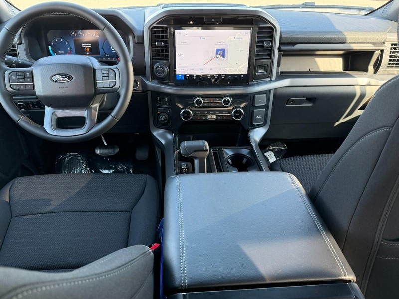 Ford F-150 Vehicle Full-screen Gallery Image 5