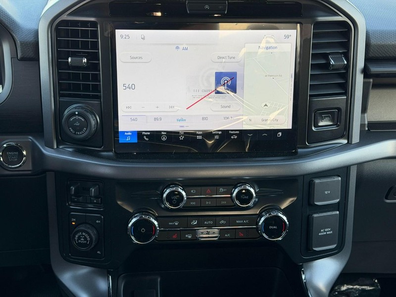 Ford F-150 Vehicle Full-screen Gallery Image 7