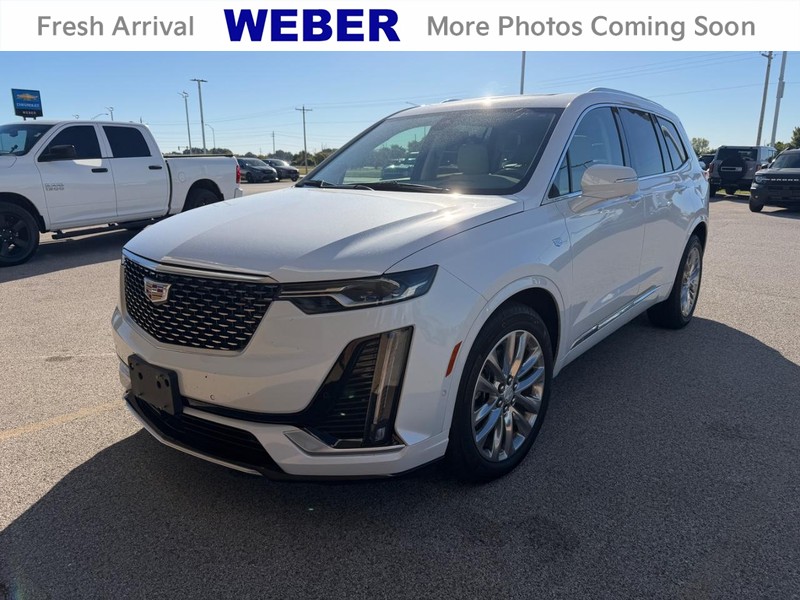 Cadillac XT6 Vehicle Full-screen Gallery Image 01