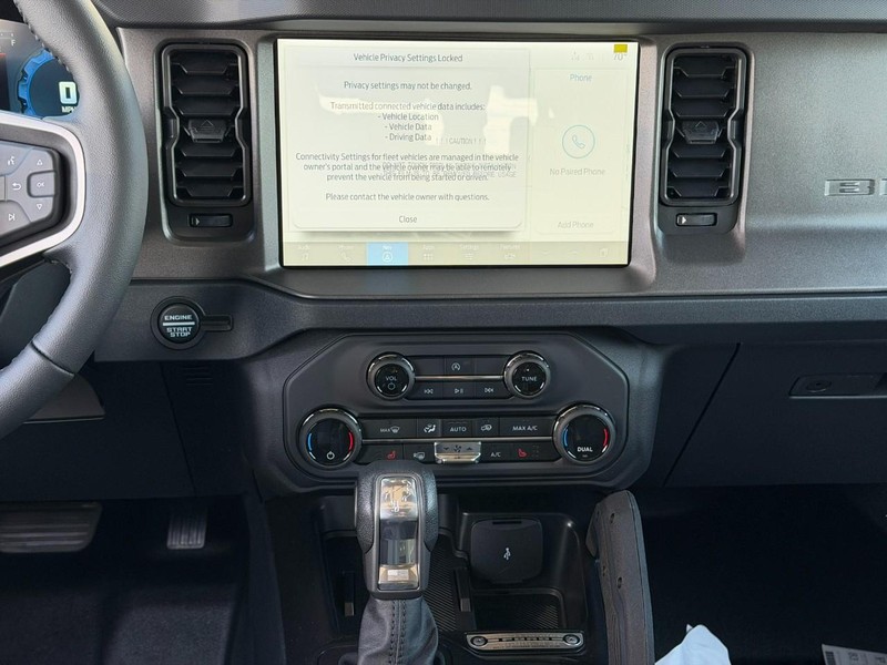 Ford Bronco Vehicle Full-screen Gallery Image 7