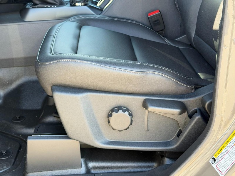 Ford Bronco Vehicle Full-screen Gallery Image 10