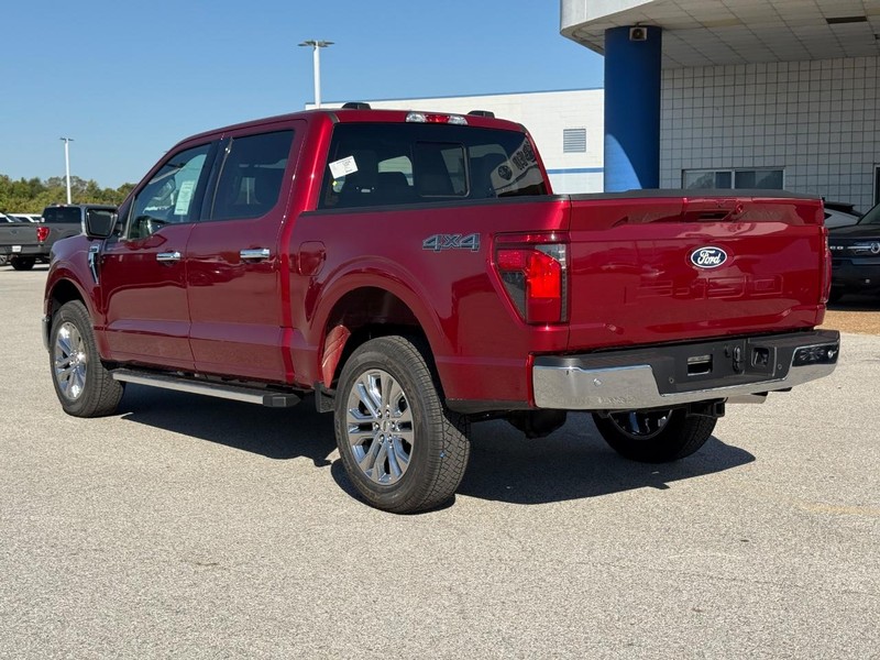 Ford F-150 Vehicle Full-screen Gallery Image 3