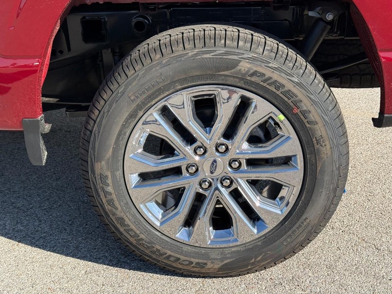 Ford F-150 Vehicle Full-screen Gallery Image 4