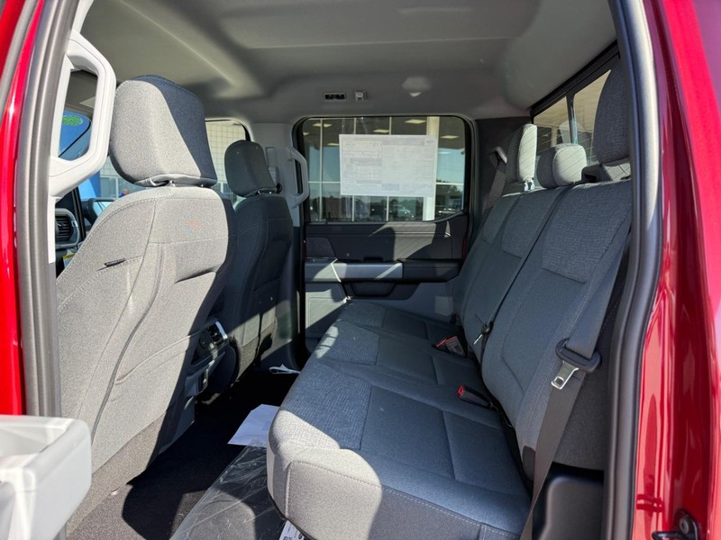 Ford F-150 Vehicle Full-screen Gallery Image 5