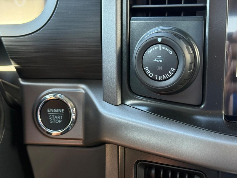 Ford F-150 Vehicle Full-screen Gallery Image 10