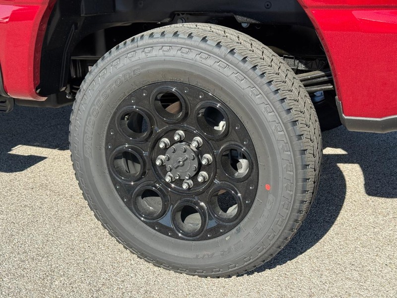 Ford Super Duty F-250 SRW Vehicle Full-screen Gallery Image 4