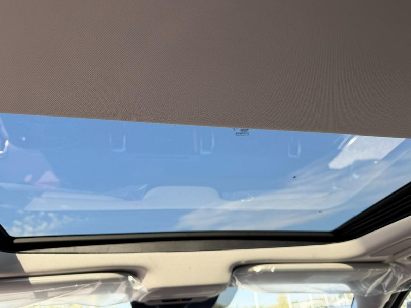 Ford Expedition Max Vehicle Full-screen Gallery Image 7