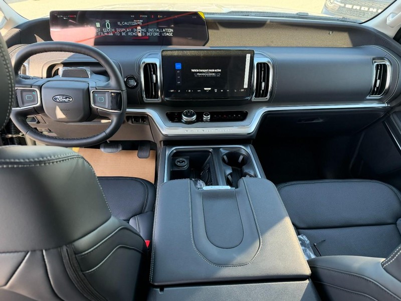 Ford Expedition Max Vehicle Full-screen Gallery Image 8
