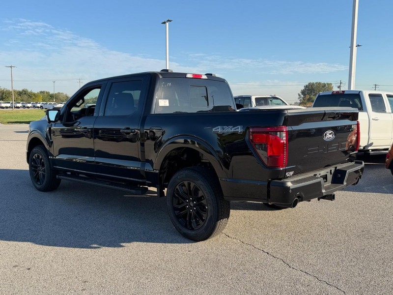 Ford F-150 Vehicle Full-screen Gallery Image 3