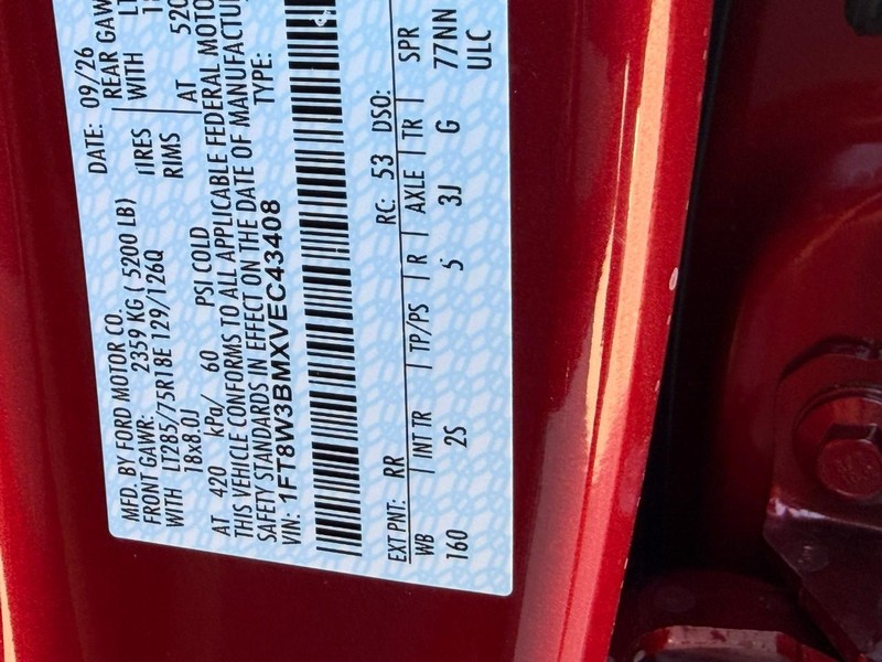Ford Super Duty F-350 SRW Vehicle Full-screen Gallery Image 13
