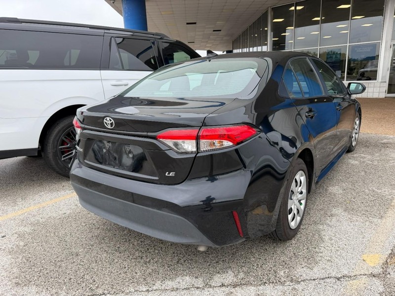 Toyota Corolla Vehicle Full-screen Gallery Image 3