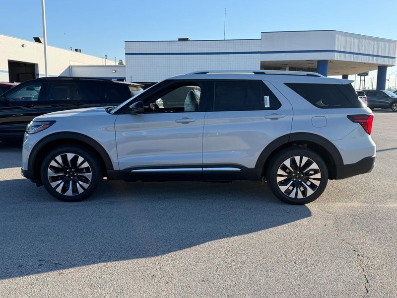 Ford Explorer Vehicle Full-screen Gallery Image 2