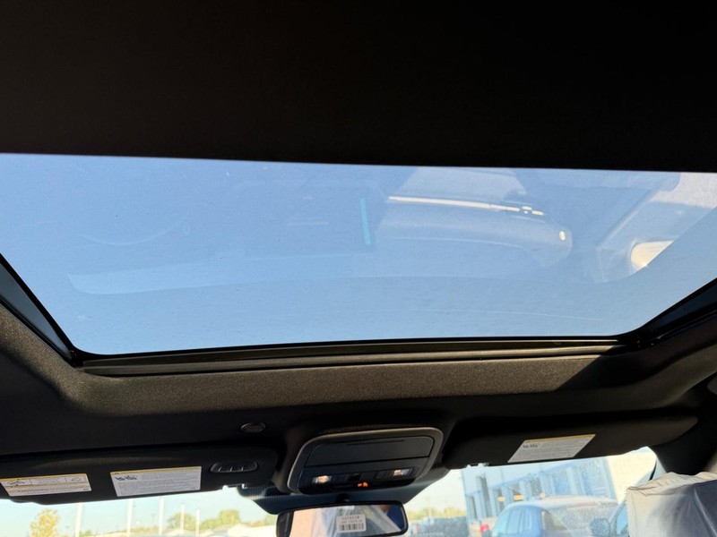 Ford Explorer Vehicle Full-screen Gallery Image 5
