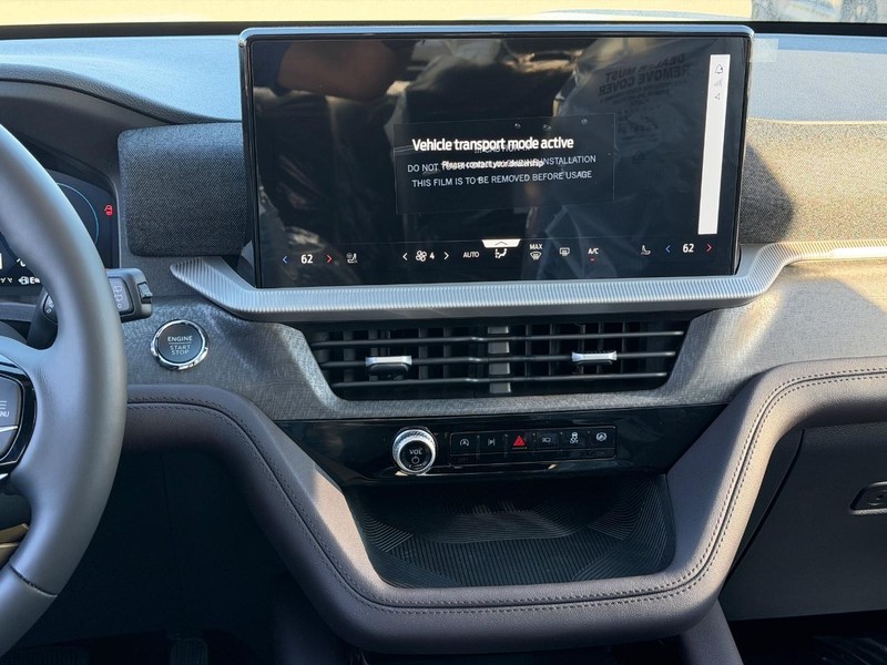 Ford Explorer Vehicle Full-screen Gallery Image 8