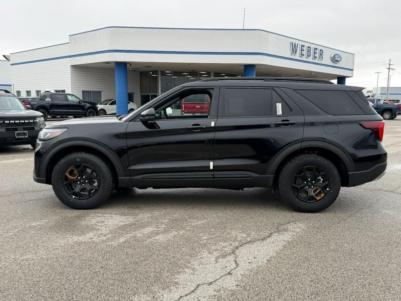 Ford Explorer Vehicle Full-screen Gallery Image 2