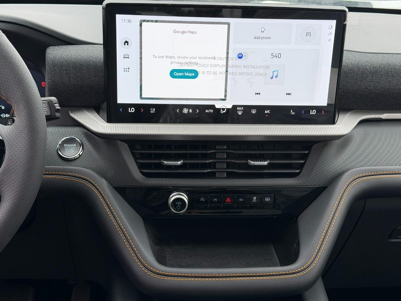 Ford Explorer Vehicle Full-screen Gallery Image 9