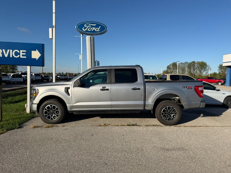 Ford F-150 Vehicle Full-screen Gallery Image 2