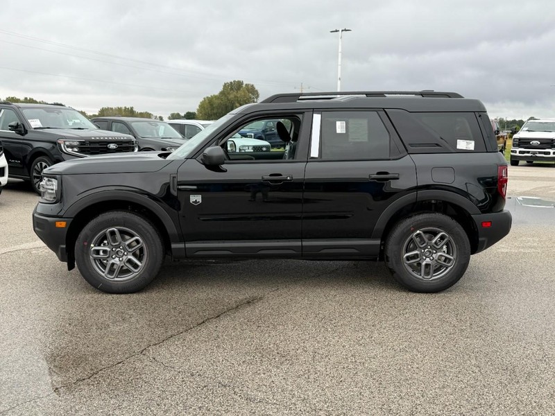 Ford Bronco Sport Vehicle Full-screen Gallery Image 2
