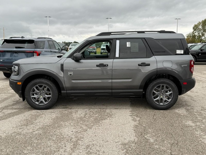 Ford Bronco Sport Vehicle Full-screen Gallery Image 2