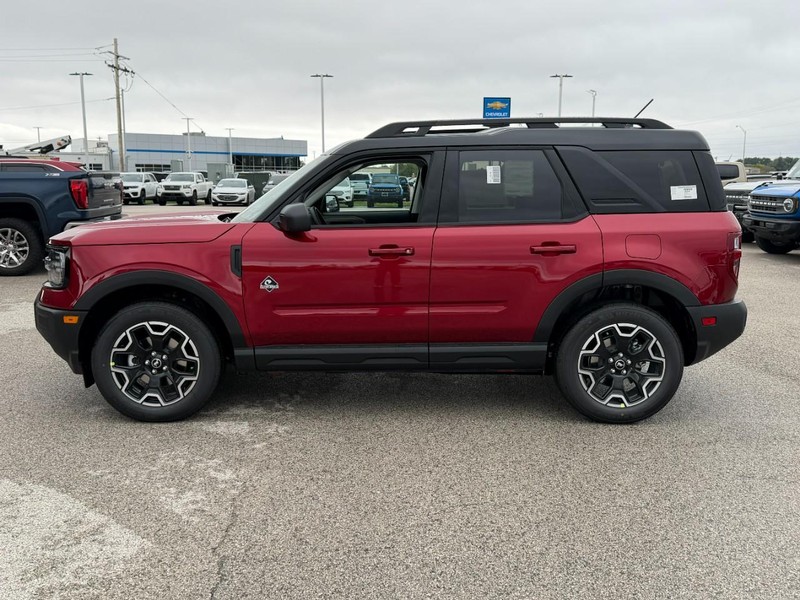 Ford Bronco Sport Vehicle Full-screen Gallery Image 2