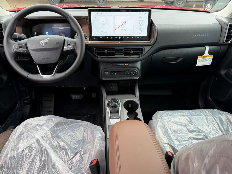 Ford Bronco Sport Vehicle Full-screen Gallery Image 5