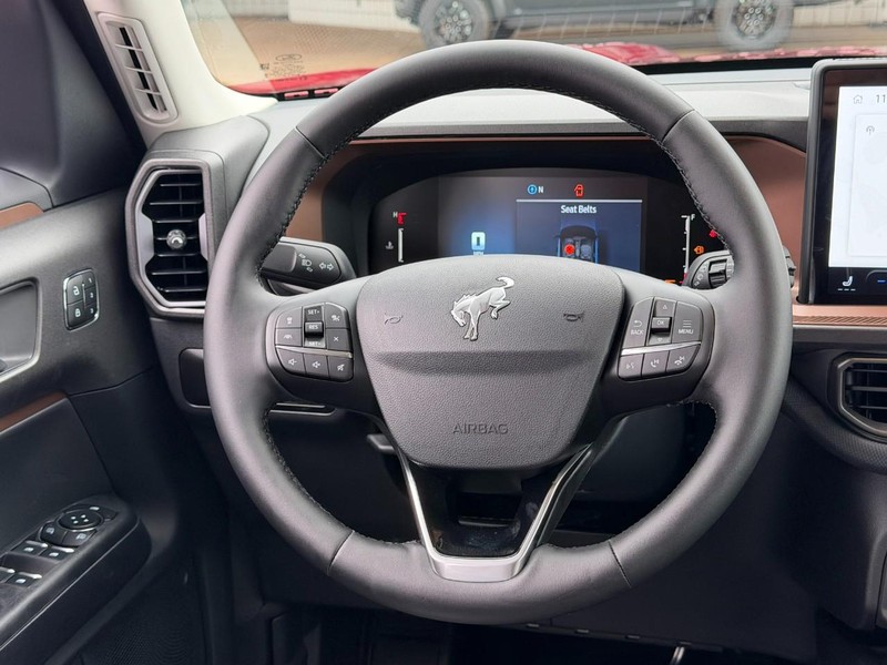 Ford Bronco Sport Vehicle Full-screen Gallery Image 6